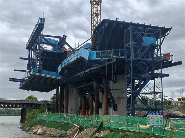 中鐵四局廣州增城雁塔大橋拆除重建項(xiàng)目